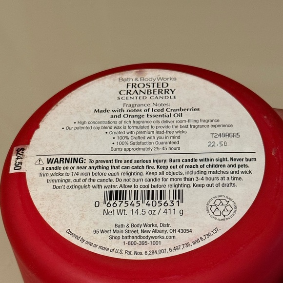 Bath & Body Works Red Frosted Cranberry Candle - Picture 3 of 3
